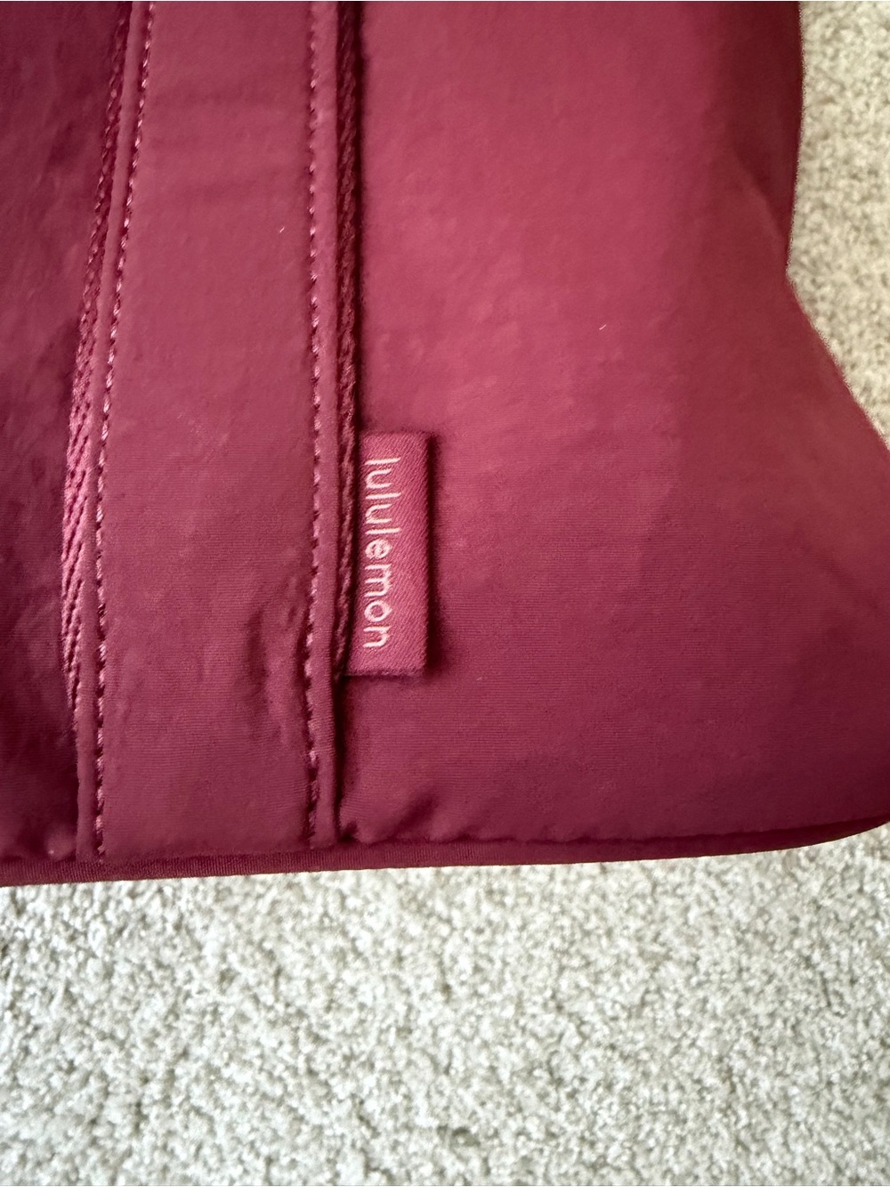 Lululemon Daily Multi-Pocket Tote Bag 20L in Burgundy Bay - Picture 7 of 15